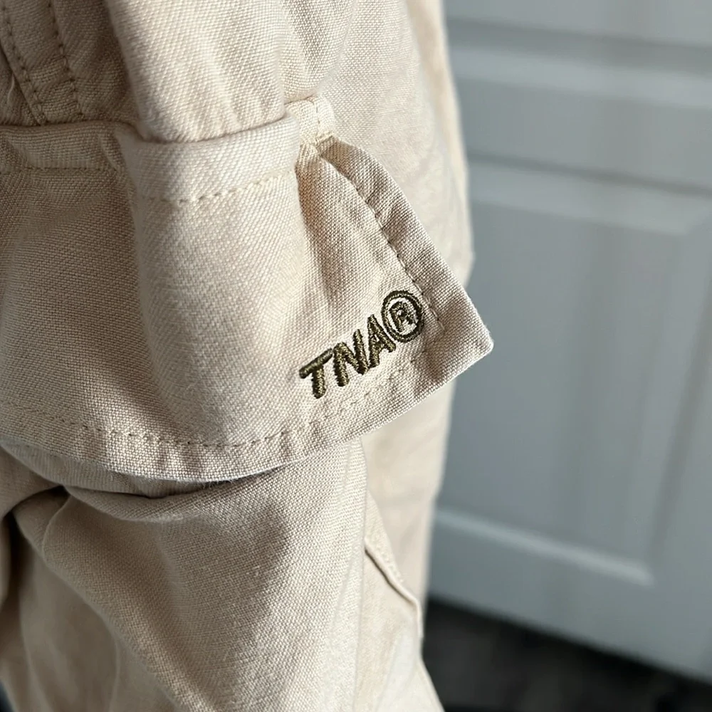 Aritzia Tna Supply Cargo Pant in Beige Size 00 Short - Picture 9 of 11